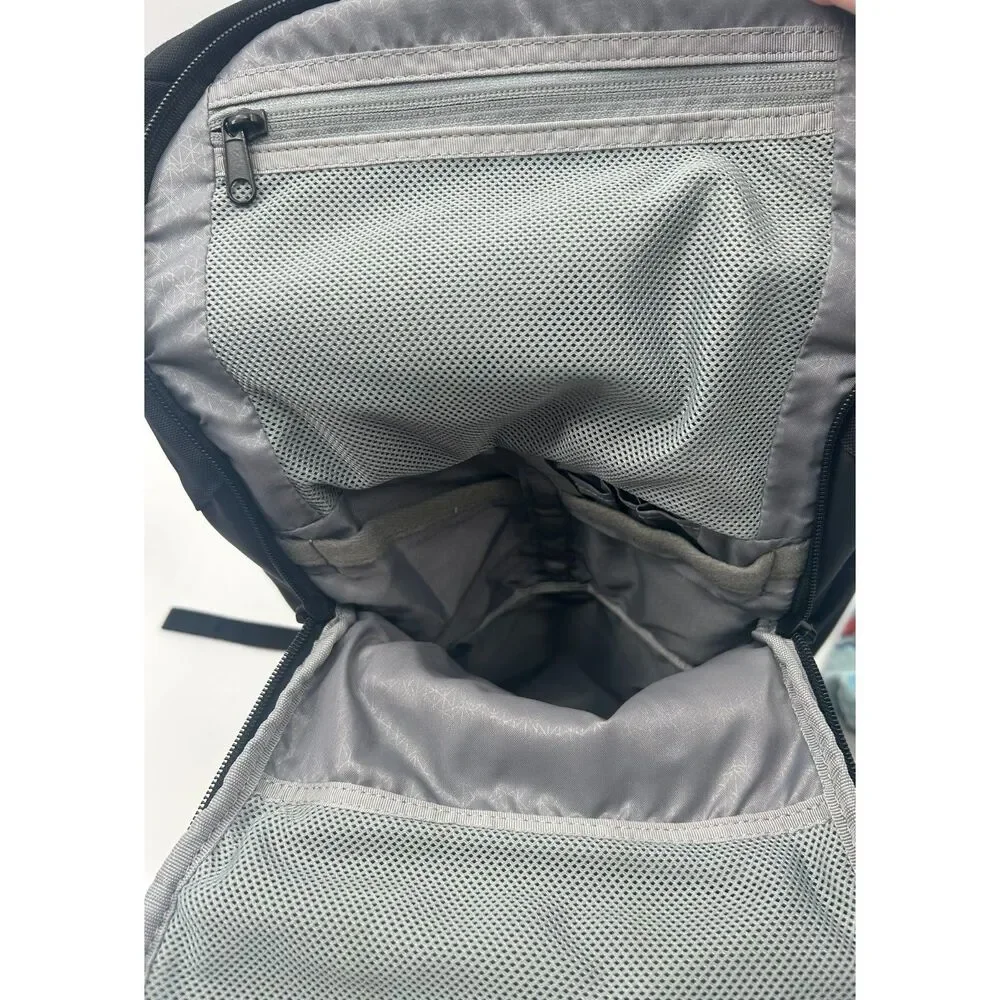 Thule  Chasm 26L Laptop Backpack Black Bookbag